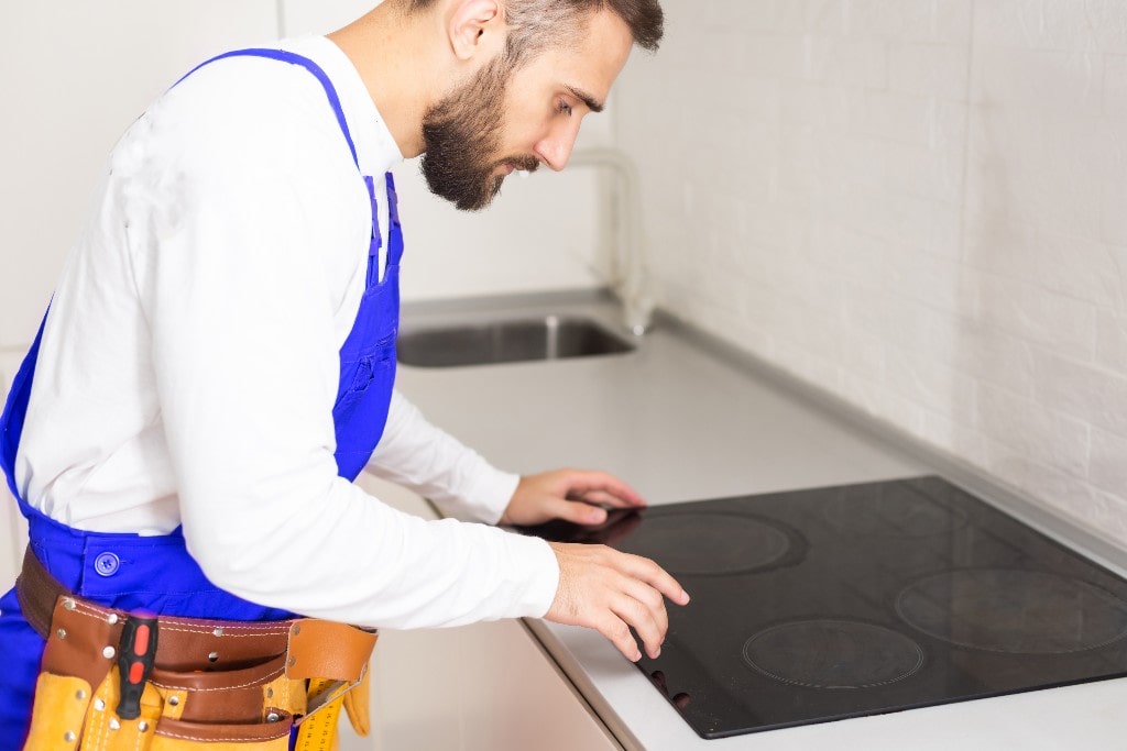 Индукционная плита не работает