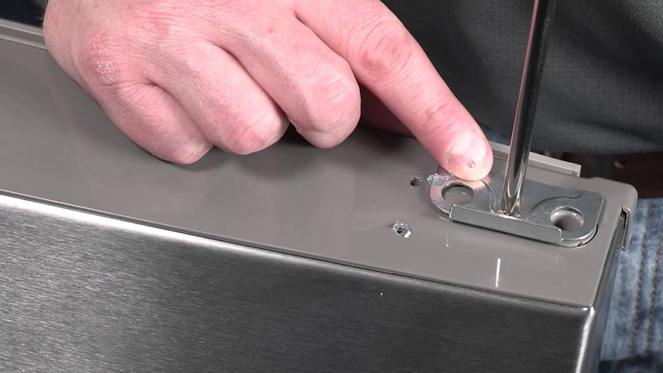 Как поменять сторону открывания двери холодильника